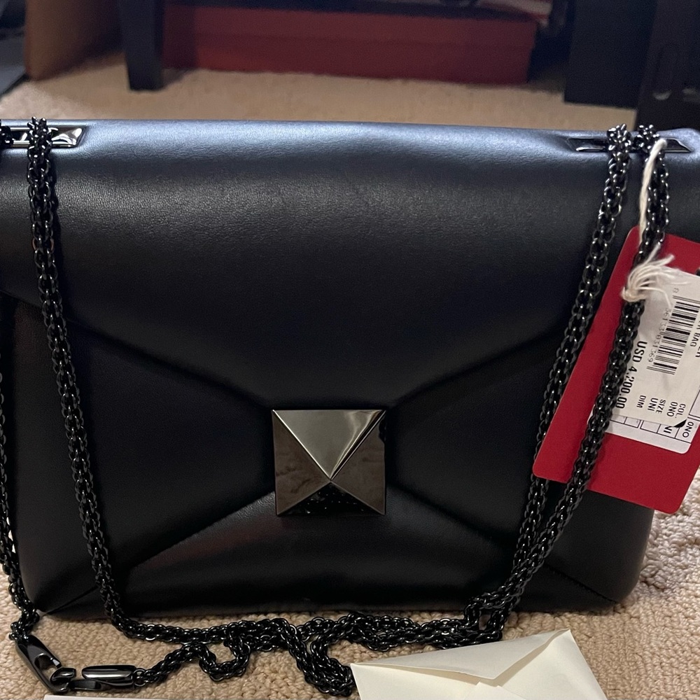 Valentino Garavani Nappa Tonal One Stud Chain Shoulder Bag Black